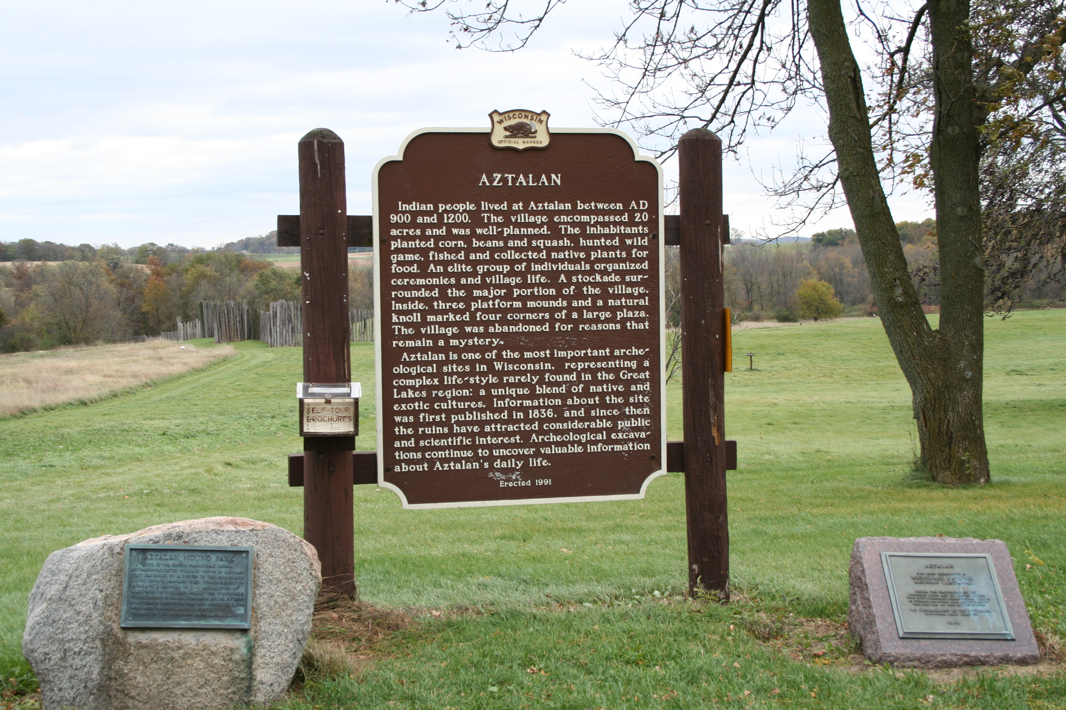 Aztalan State Park entrance sign